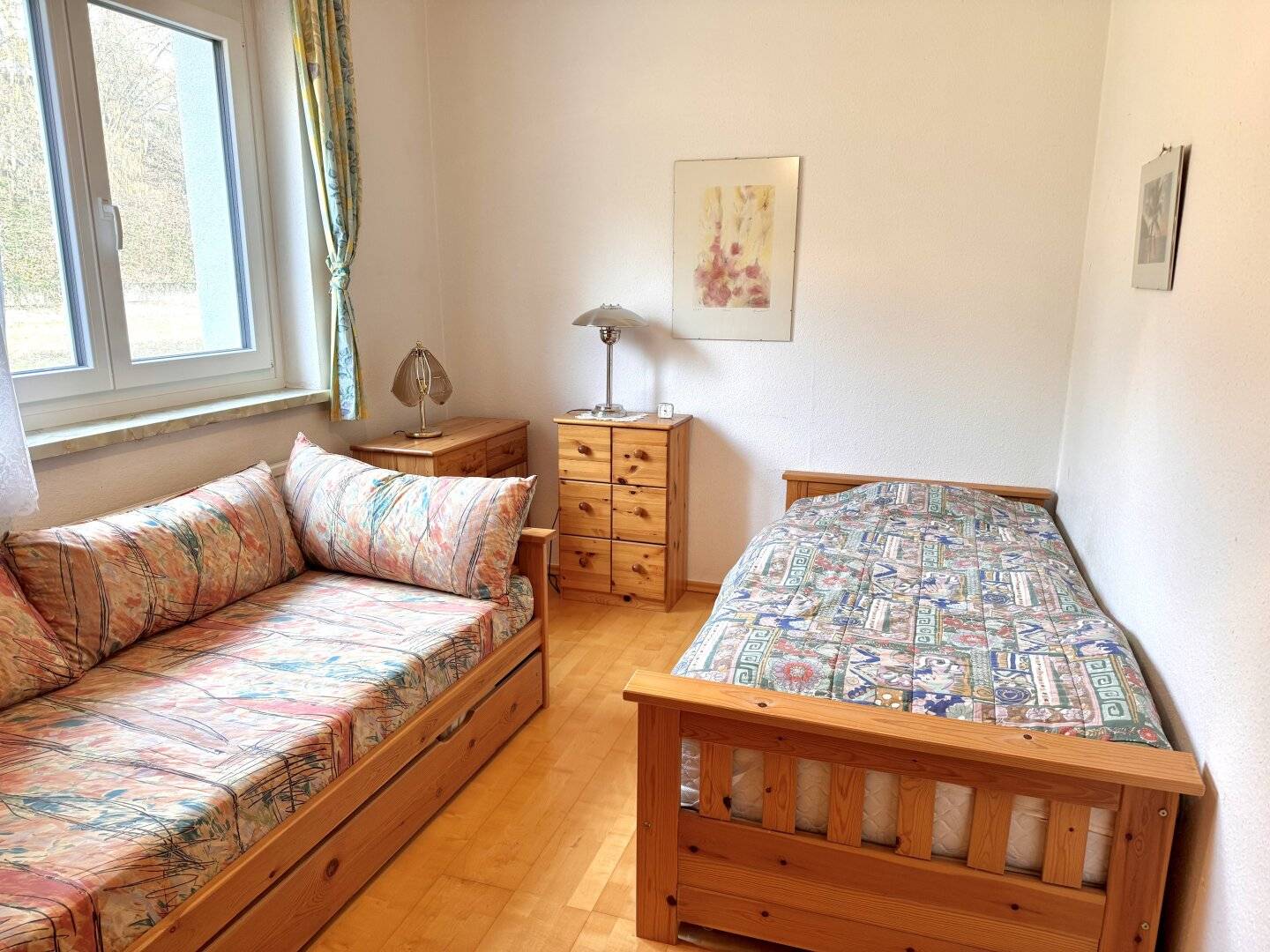 Sunny apartment with spacious balcony and underground parking space