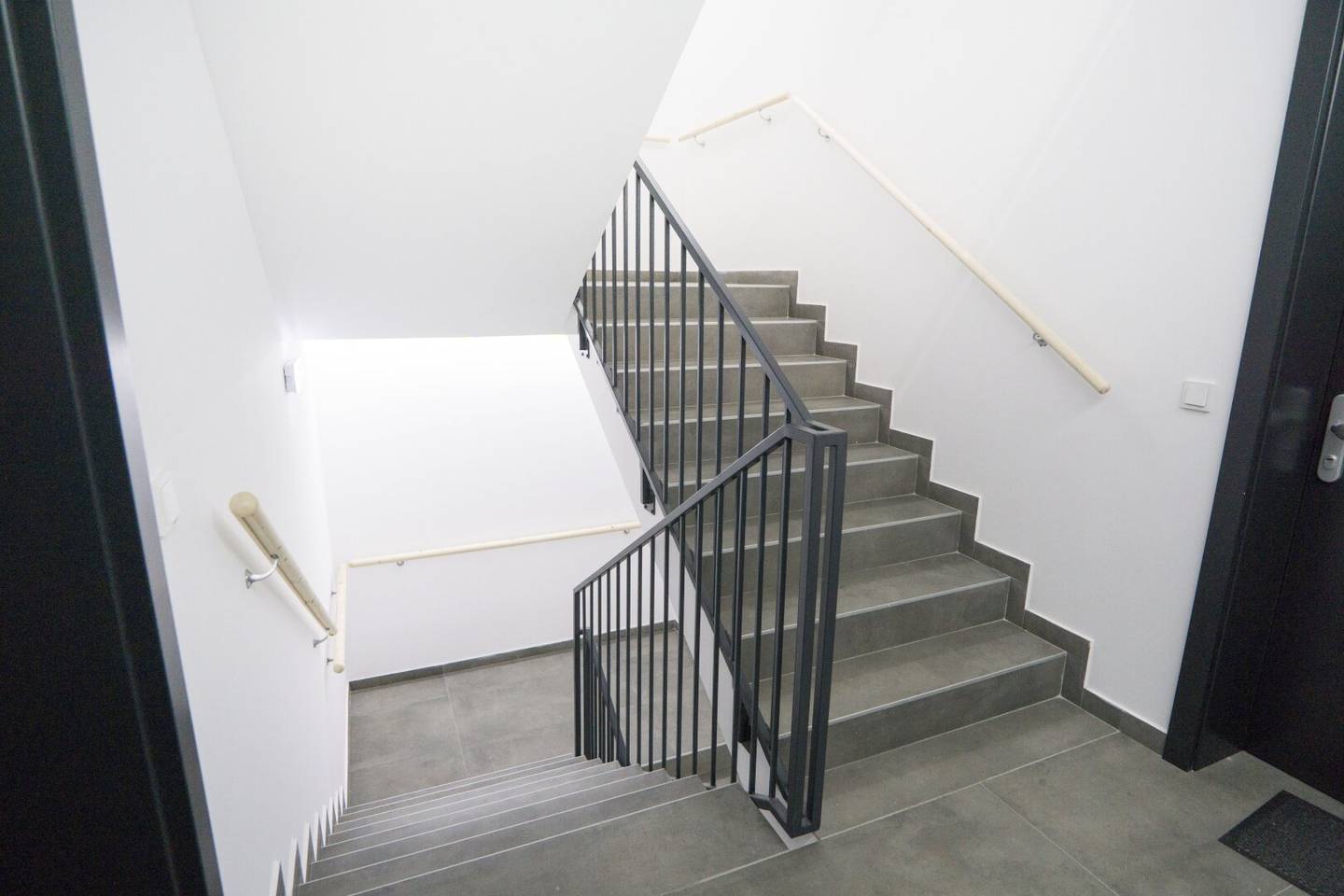 Stilvolles Wohnen mit Eigengarten am grünen Stadtrand von Wien - 76.5m² Neuwohnung - TOP Preis: 399.000,00 €!