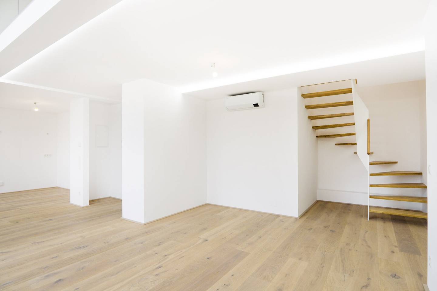 Hochwertige 4 Zimmer Maisonette DG Wohnung mit Terrasse, Garage und TOP Ausstattung & Preis / Leistung in 1100 Wien