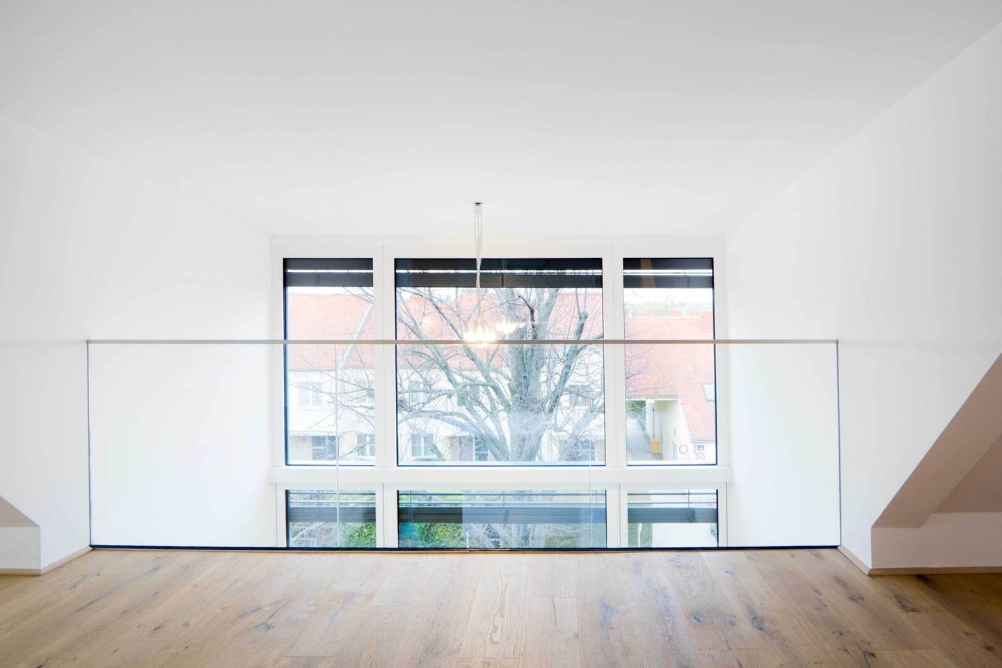Hochwertige 4 Zimmer Maisonette DG Wohnung mit Terrasse, Garage und TOP Ausstattung & Preis / Leistung in 1100 Wien