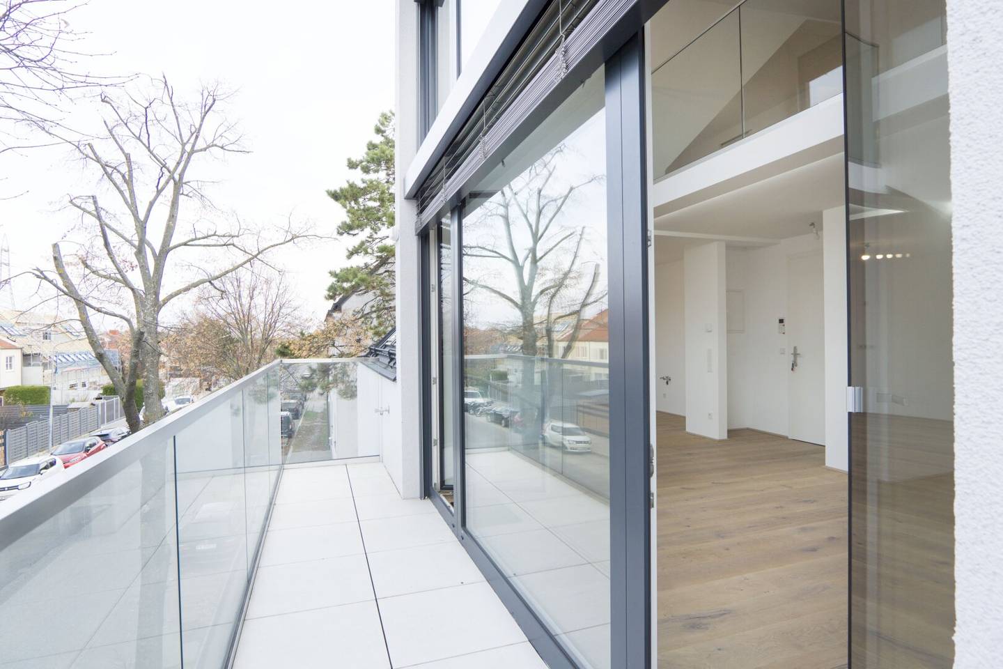 Hochwertige 4 Zimmer Maisonette DG Wohnung mit Terrasse, Garage und TOP Ausstattung & Preis / Leistung in 1100 Wien