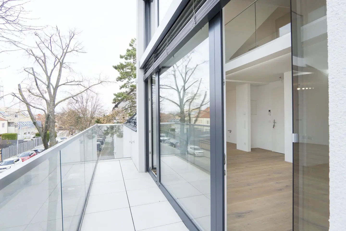Hochwertige 4 Zimmer Maisonette DG Wohnung mit Terrasse, Garage und TOP Ausstattung & Preis / Leistung in 1100 Wien
