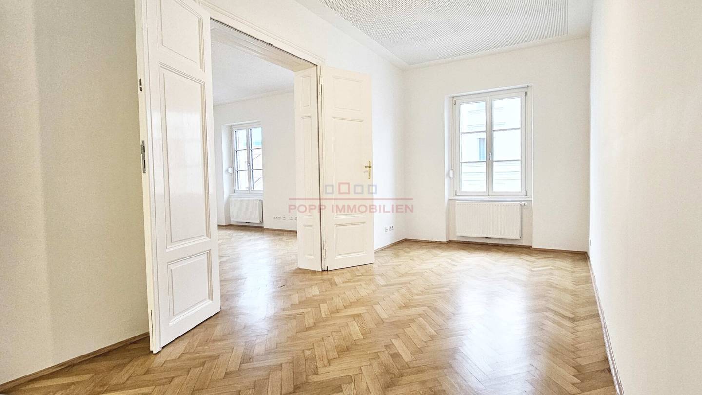 Erstbezug nach Top-Renovierung: Repräsentative Büro-/Praxisräumlichkeiten in Innenstadtlage