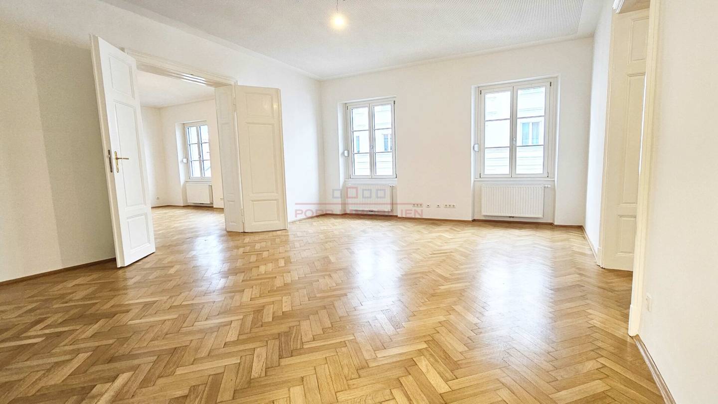 Erstbezug nach Top-Renovierung: Repräsentative Büro-/Praxisräumlichkeiten in Innenstadtlage