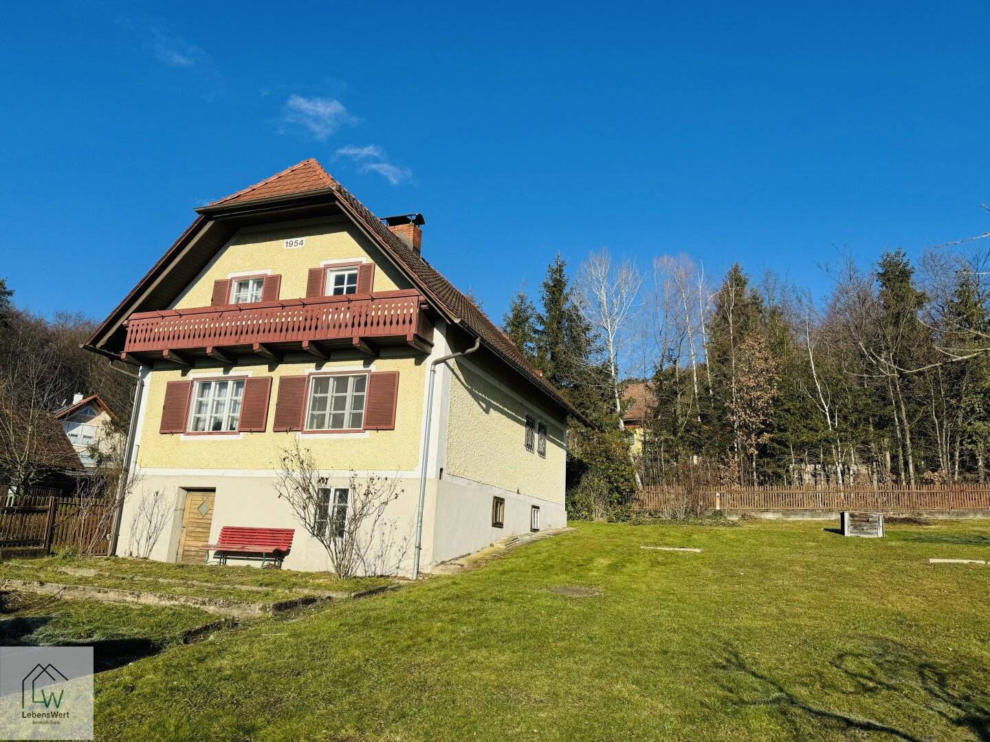 Ein Platz zum Durchatmen – Familienhaus mit 1.395 m² Grundstück in traumhafter Ruhelage