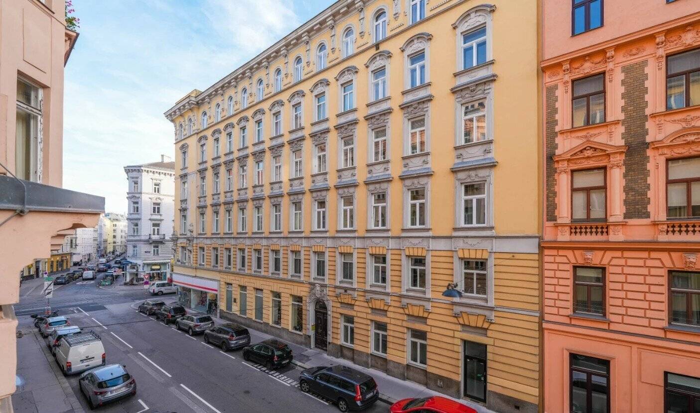 Hochwertig sanierte 4 Zimmer Wohnung in Top-Lage