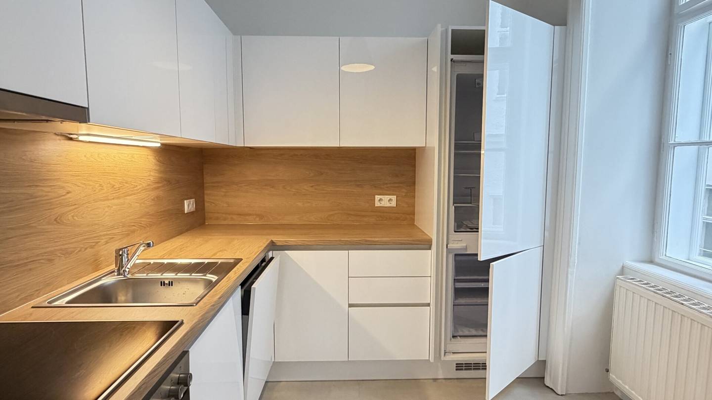 **Sommeraktion: -50% Maklerprovision** Repräsentativer Altbau | Sanierte 2 Zimmer Wohnung | 3.Bezirk