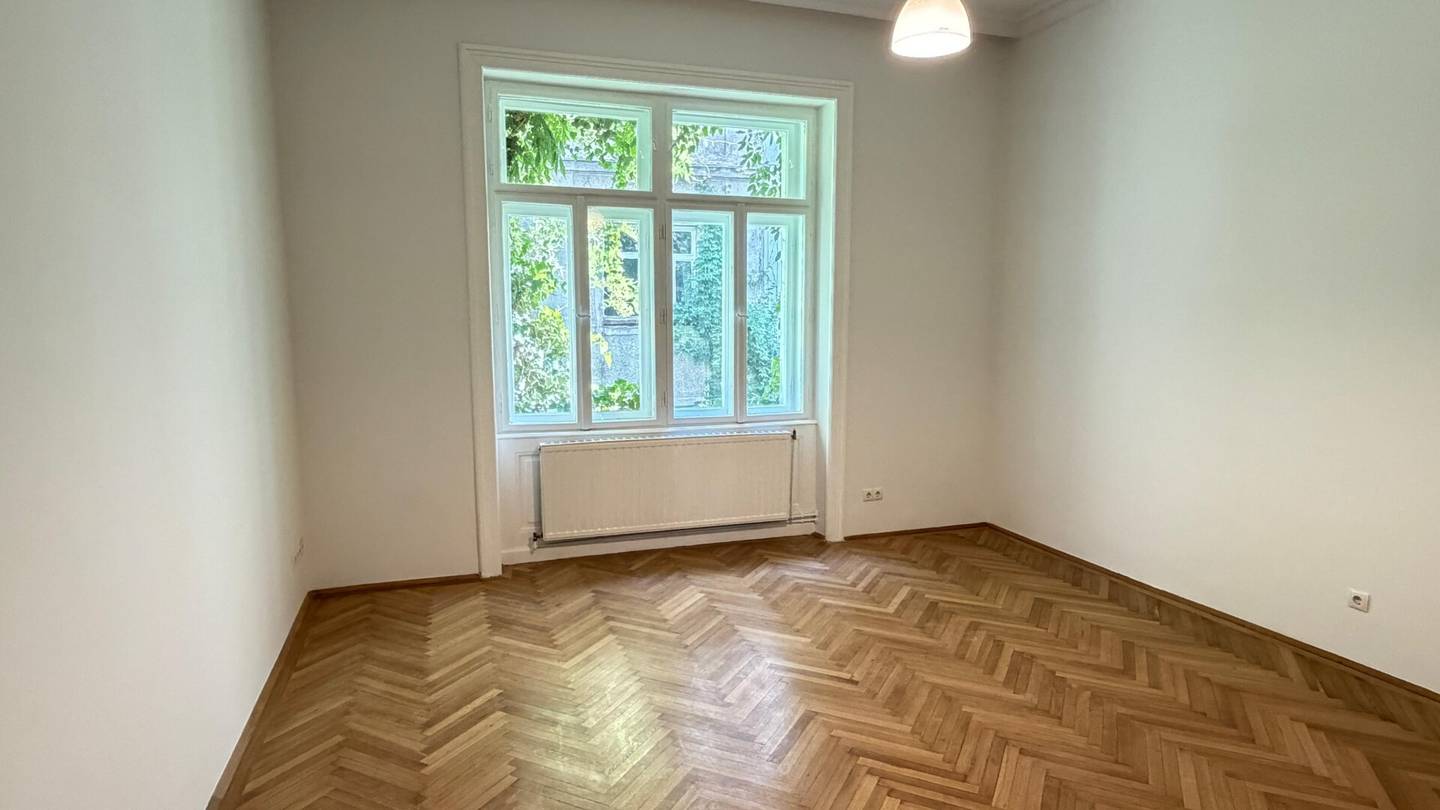 **Sommeraktion: -50% Maklerprovision** Repräsentativer Altbau | Sanierte 2 Zimmer Wohnung | 3.Bezirk