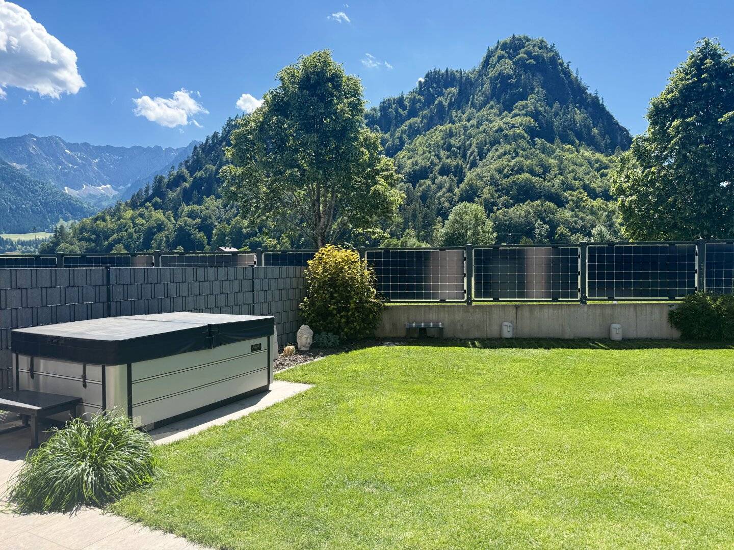 Walchsee - Traumhafte 4-Zimmer-Gartenwohnung mit Whirlpool