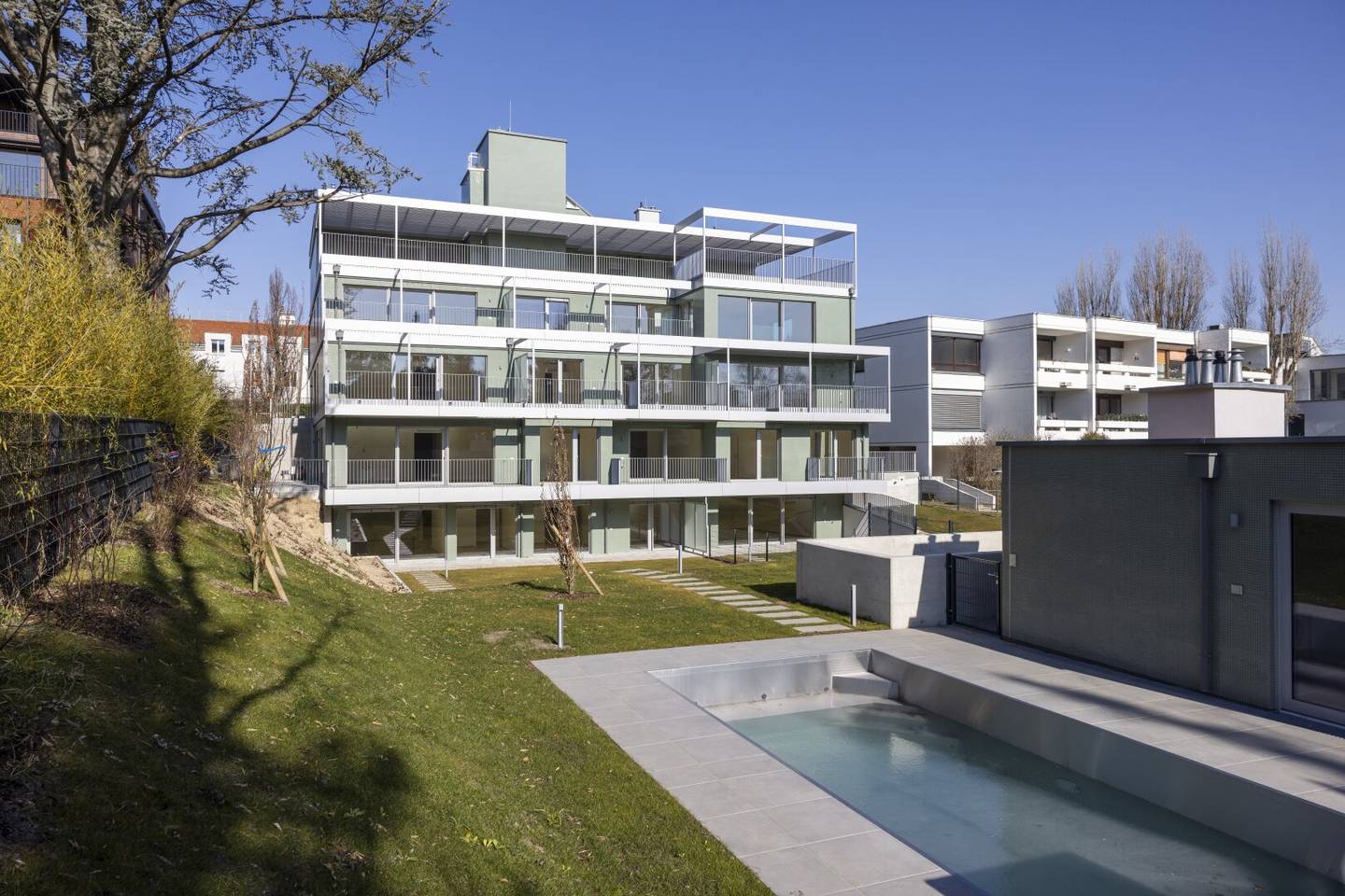 Bezugsbereit in Bestlage – Luxuswohnung mit Privatgarten & Pool in Grinzing
