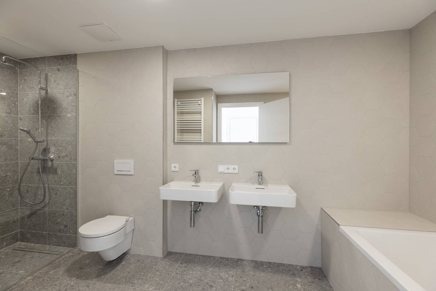 Bezugsbereit in Bestlage – Luxuswohnung mit Privatgarten & Pool in Grinzing