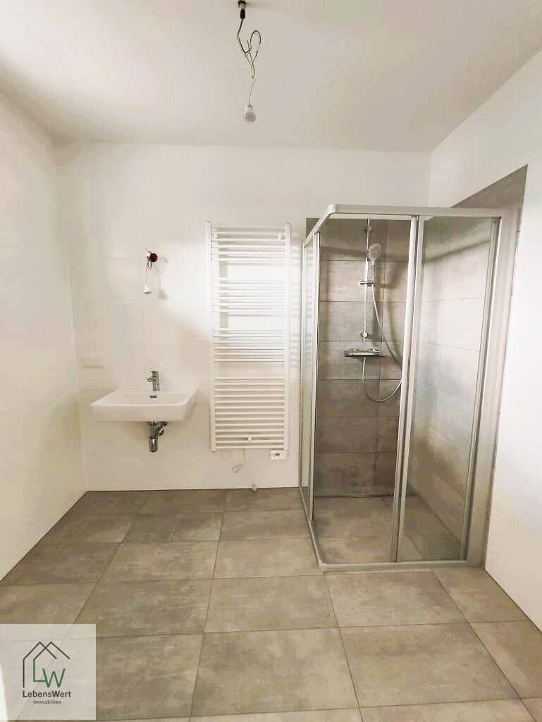 **"Von der Miete ins Glück – Ihr neues Eigenheim!"** Wunderschöne Gartenwohnung in Safenau mit Terrasse und Doppelcarport!
