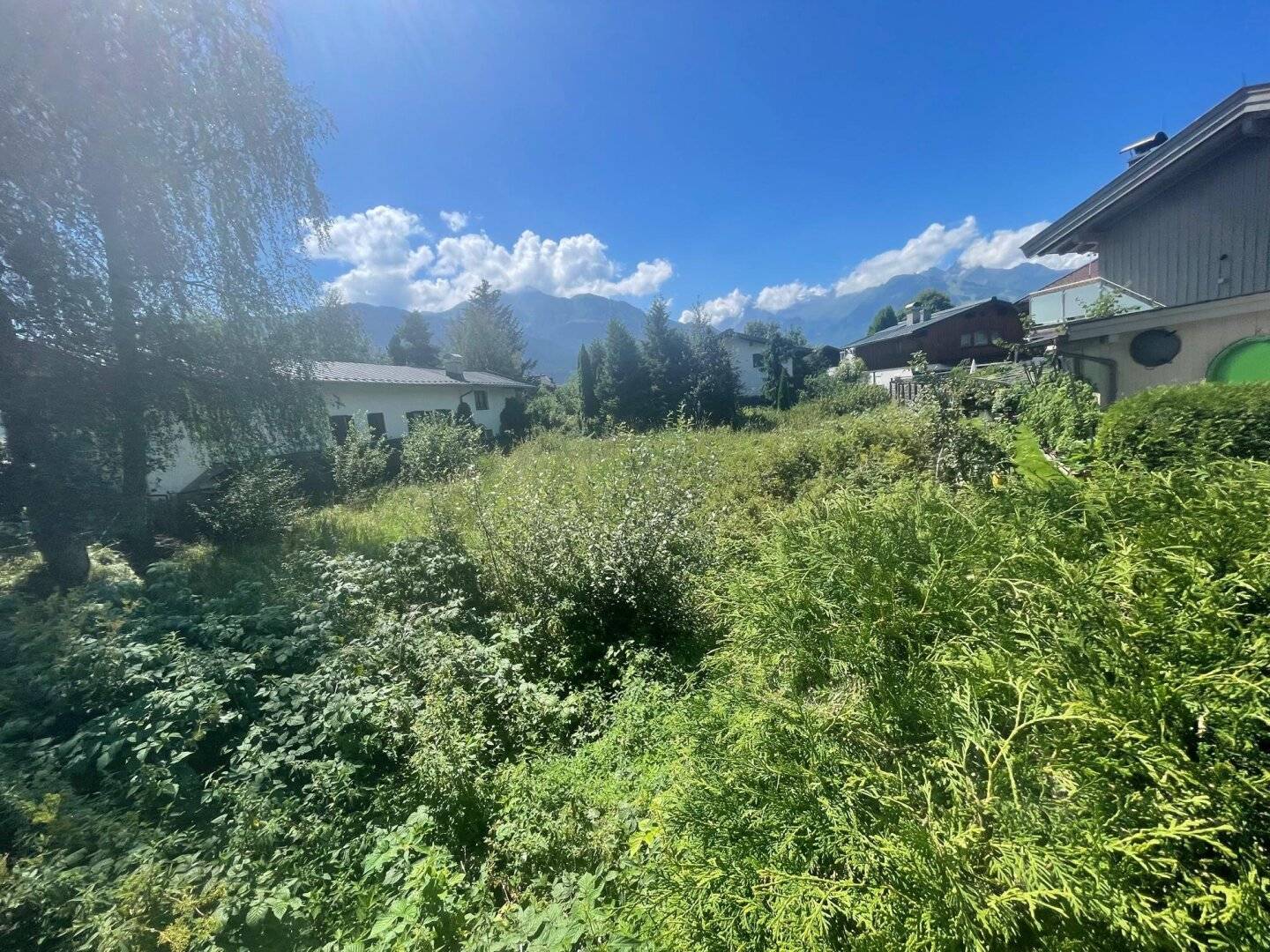 Sonniges Baugrundstück mit herrlichem Bergblick in Zell am See
