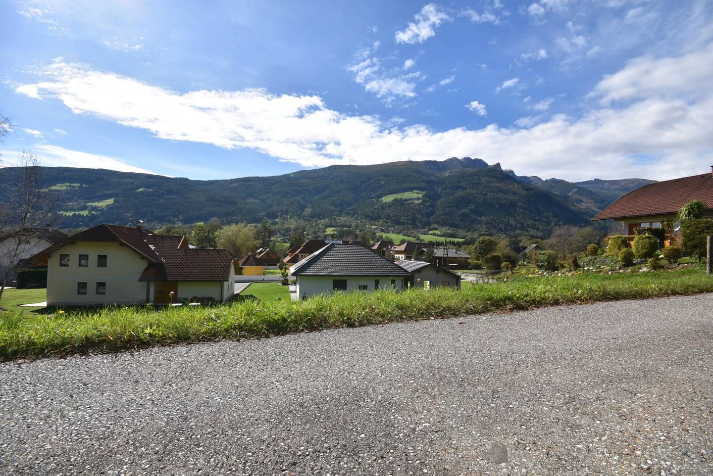 Anschlüsse bereits vorhanden - Ruhig gelegener Baugrund auf der Sonnenseite des Maltatals
