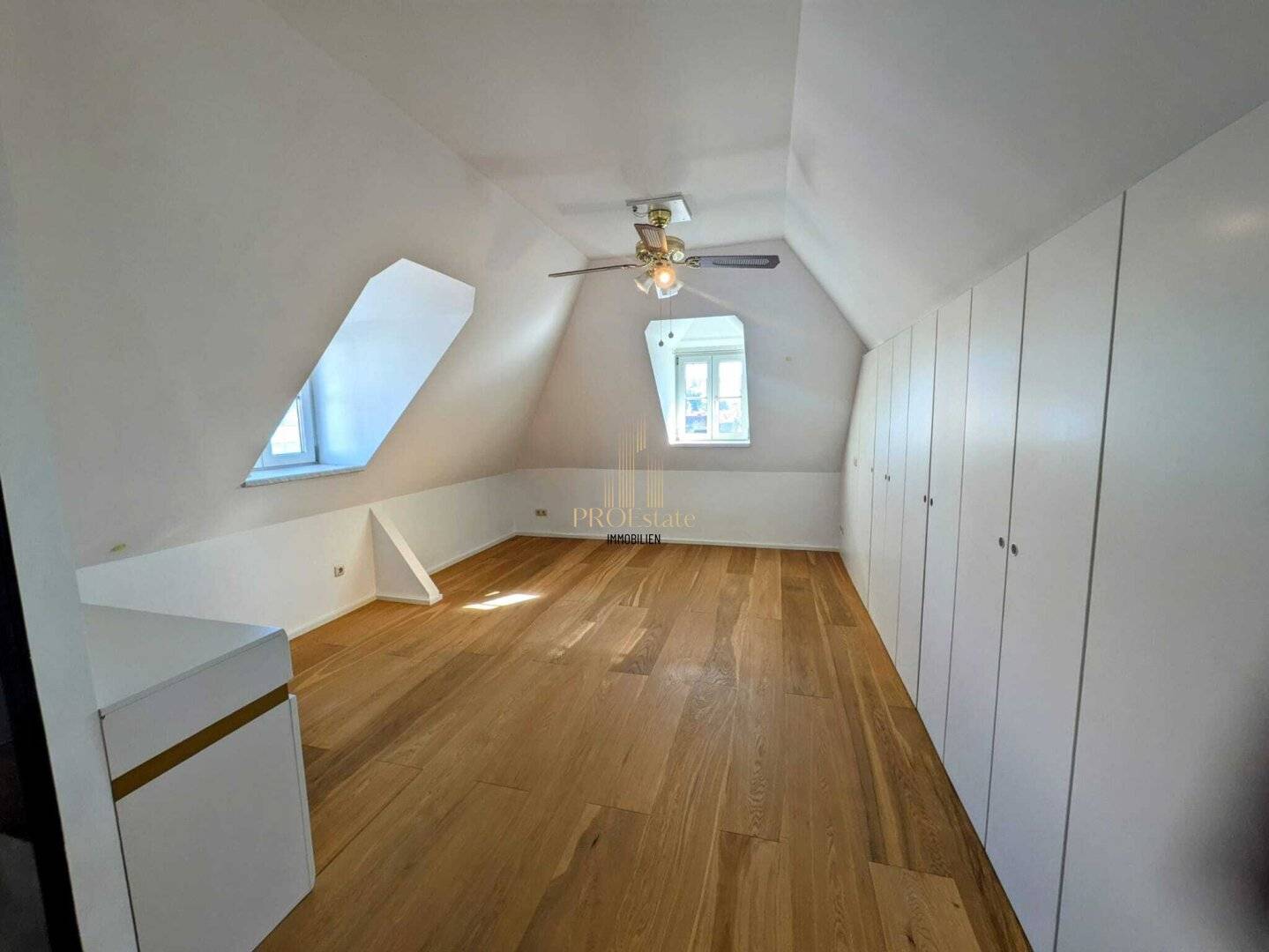 Traumhafte, gepflegte 3-Zimmer-Wohnung mit riesiger Dachterrasse in Steyr!