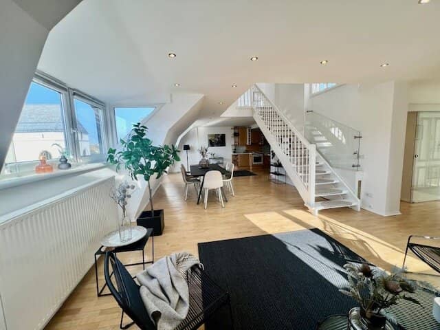 4 Zimmer-Maisonette-Wohnung mit Dachterrasse