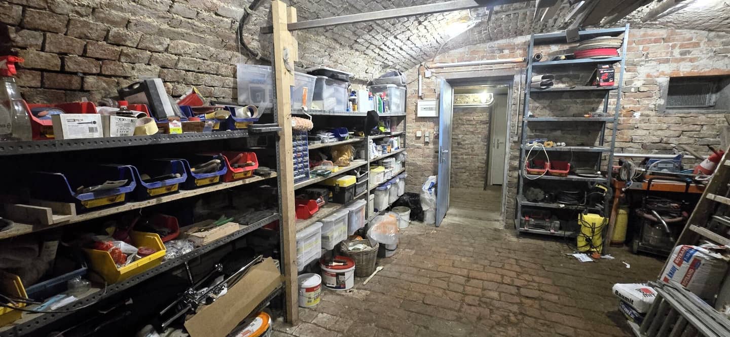 Lager mit Zugang über Garage – ideal zum Ein- und Abladen nahe Radetzkyplatz