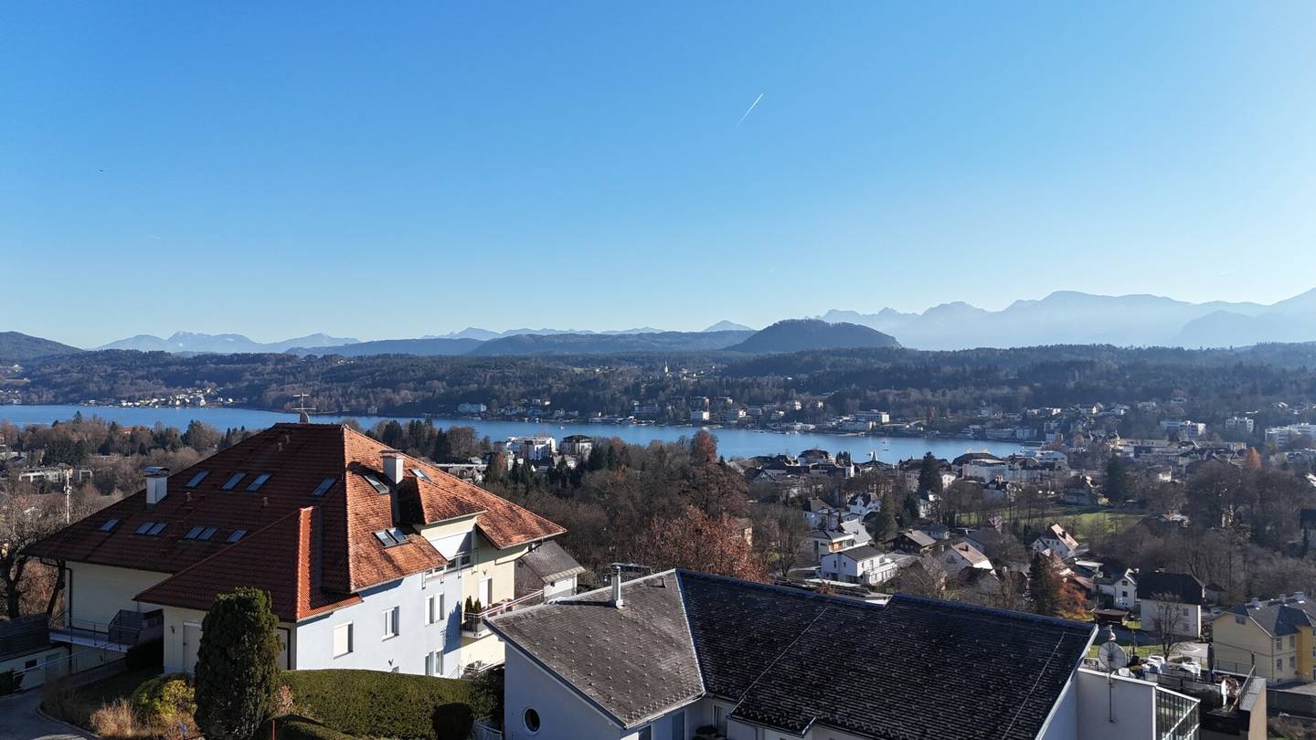 Traumhaftes Baugrundstück - Genießen Sie Seeblick und Bergpanorama