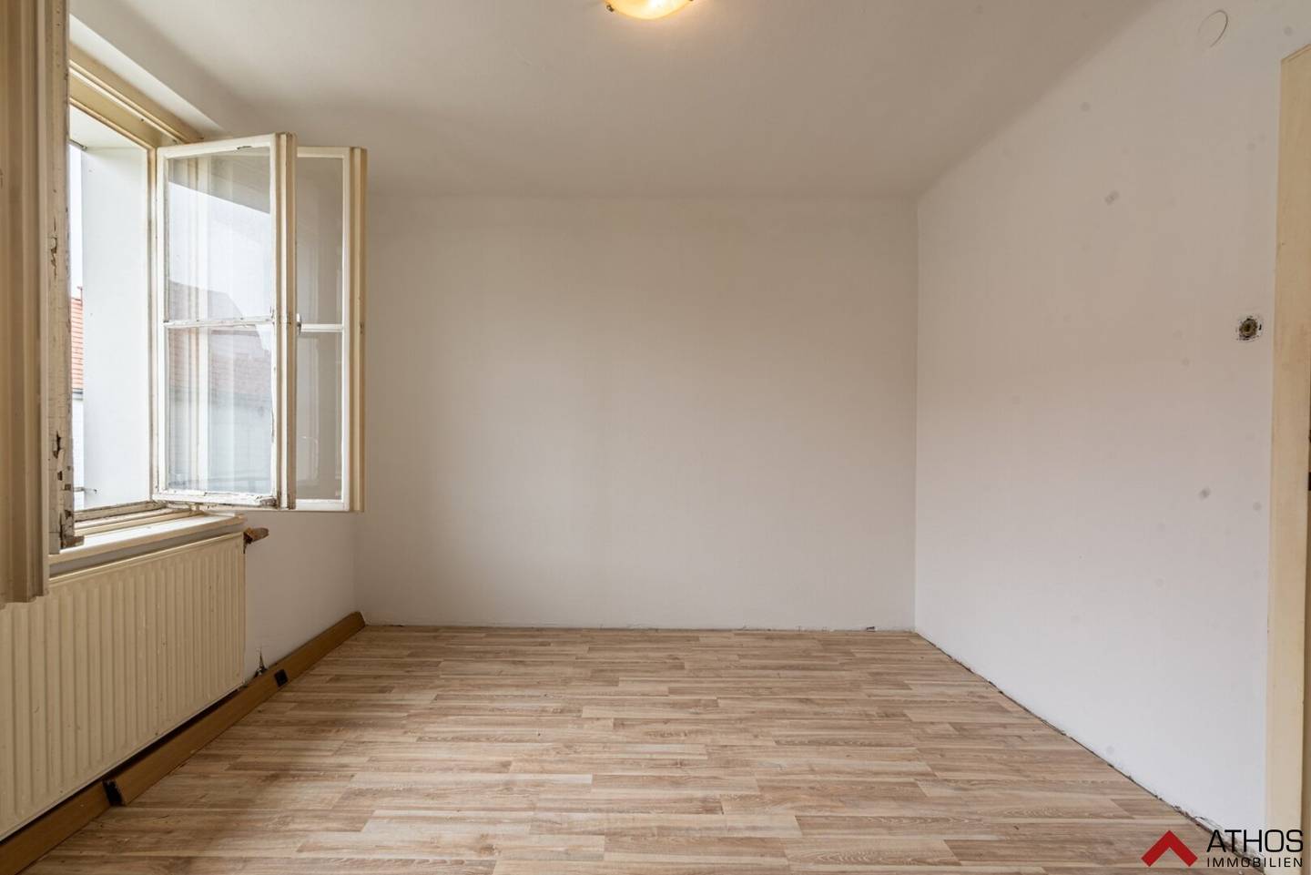 Sanierungsbedürftige 3-Zi Wohnung 65,89 m² mit Stellplatz in Hörsching