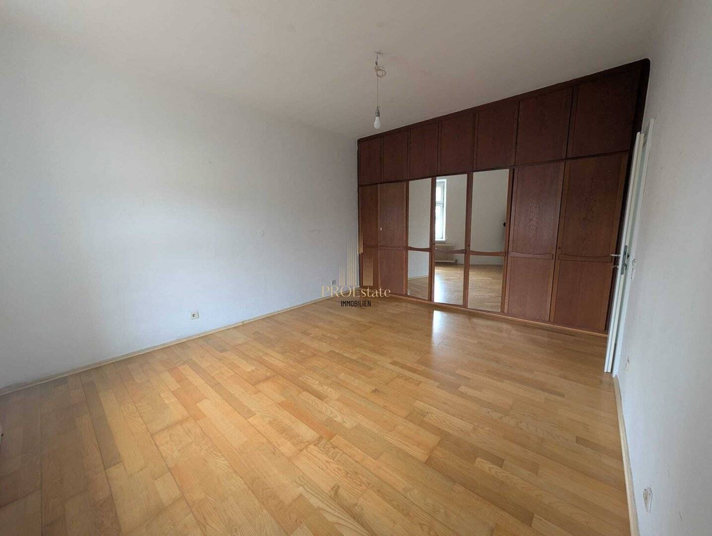 Ruhige und helle 2-Zimmer-Wohnung mit Garten in Linz, 68 m²! Serviced Apartments!