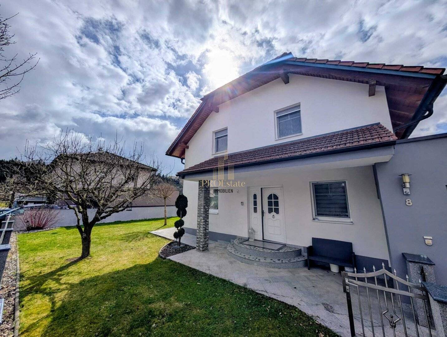 # VERMITTELT# Top gepflegtes Einfamilienhaus in Weißkirchen mit Erdwärme, Fußbodenheizung, neue Einbauküche & Pool ! Absolute Ruhelage!