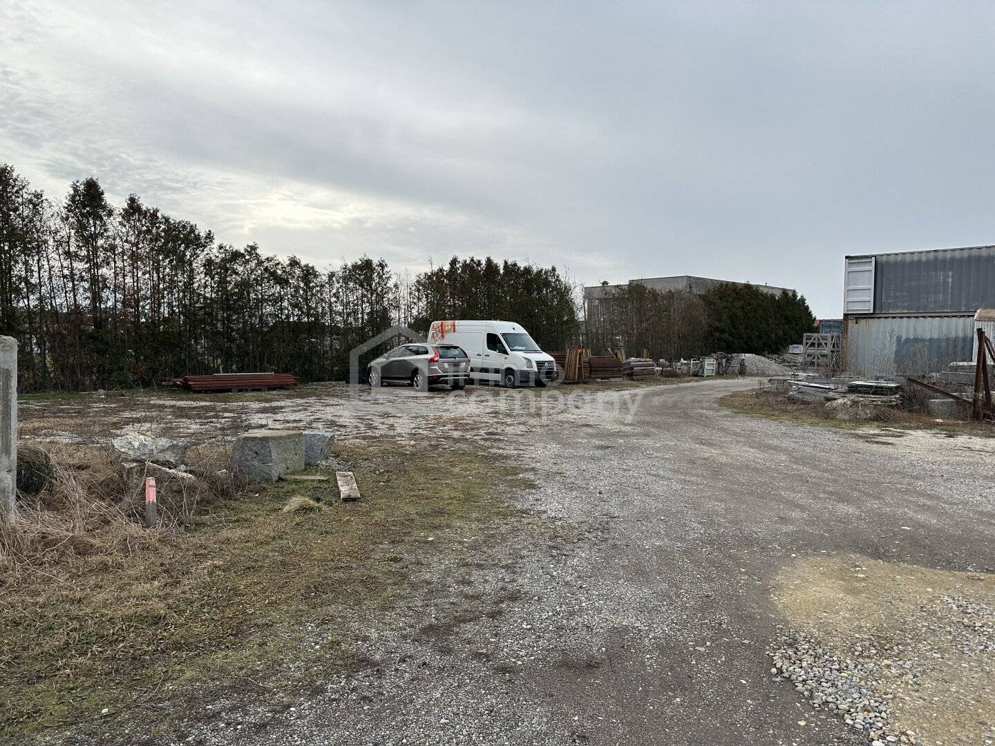 SIE BRAUCHEN PLATZ? GEWERBEFLÄCHEN NÄHE WIEN ZUR MIETE