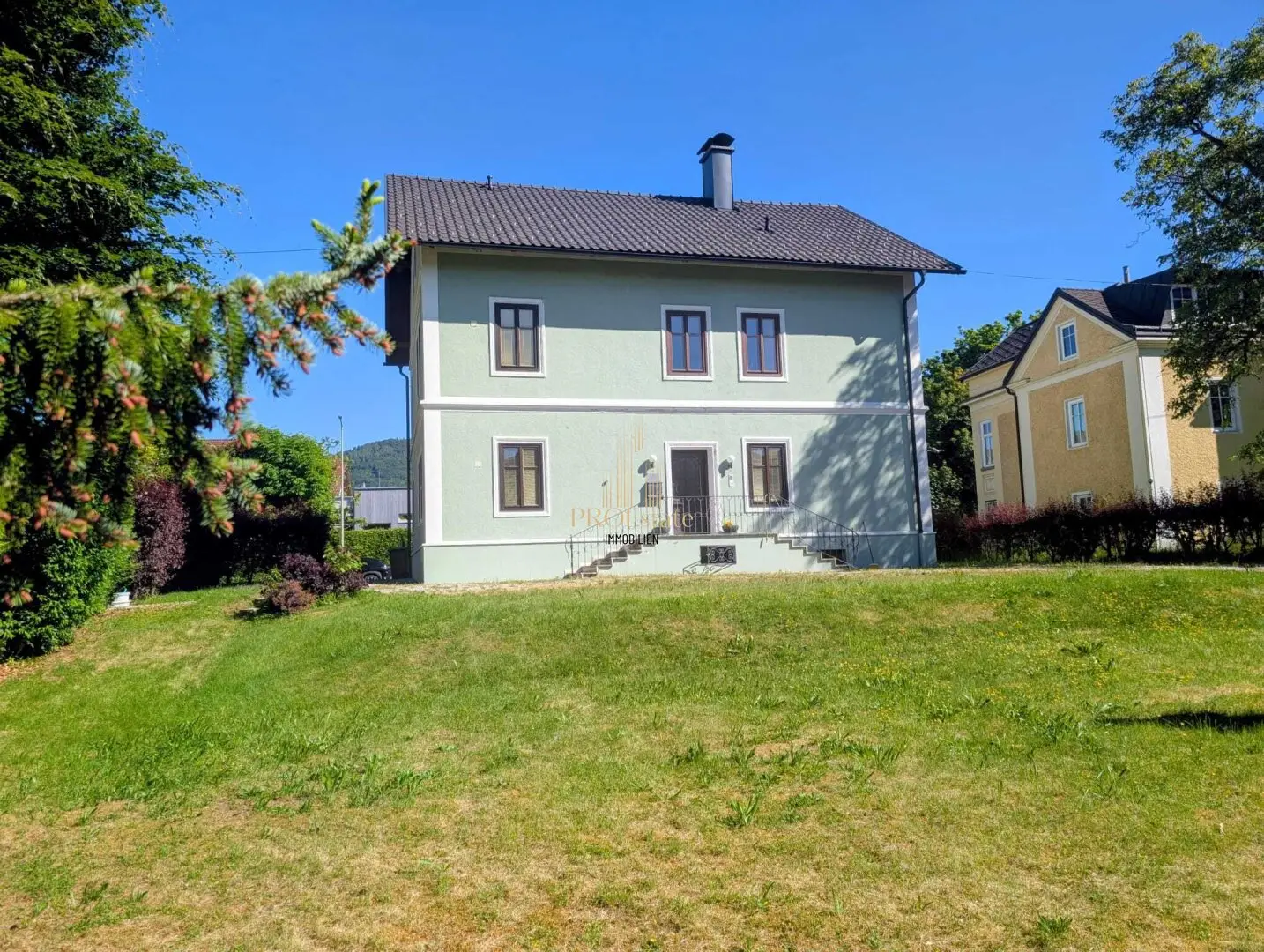 Mehrfamilienhaus - 3 Wohneinheiten mit Garten & Garage in Gmunden – WF 268m², 8 Zimmer!