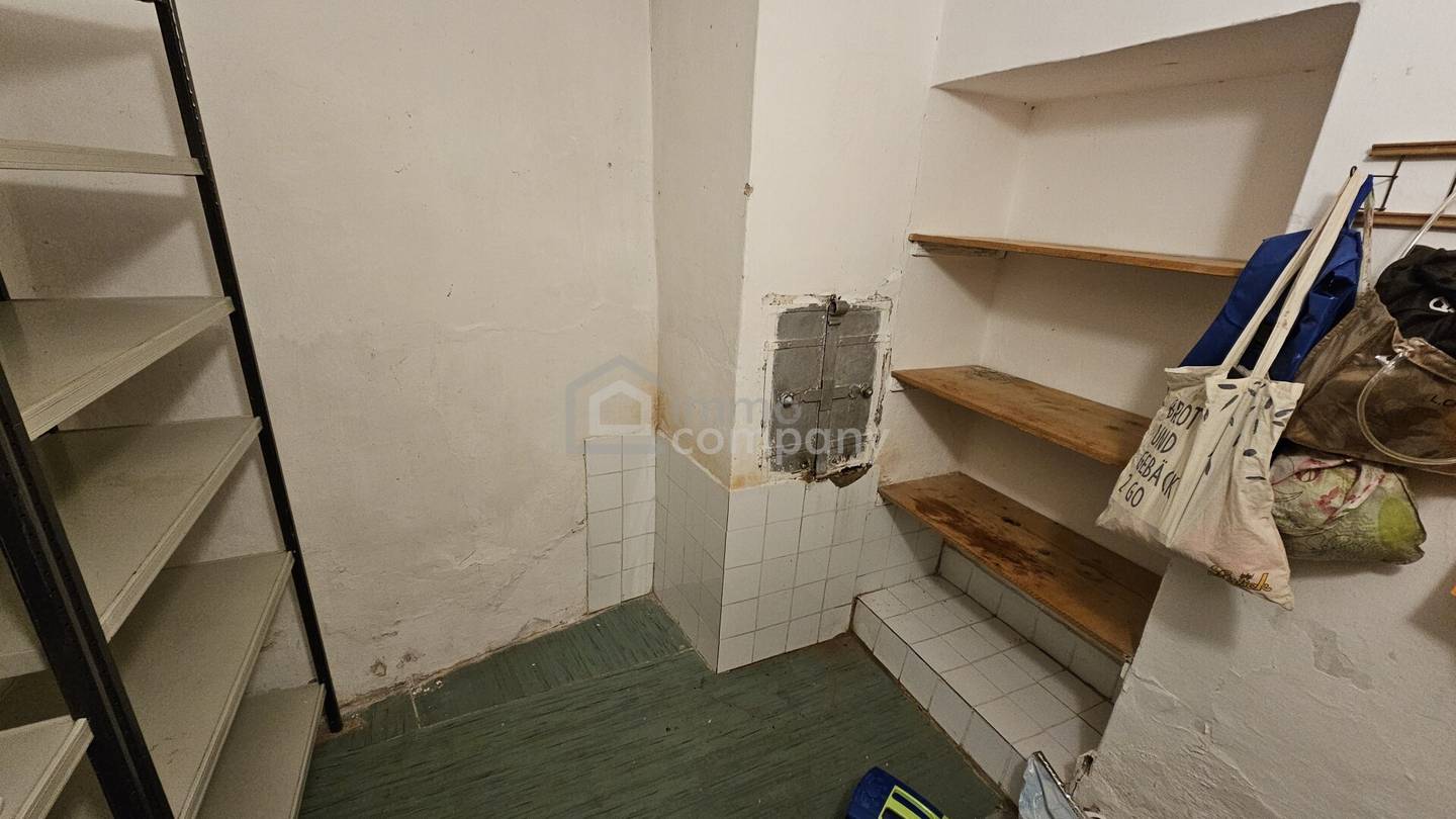 Ratenkauf möglich! Sanierungsbedürftiges Haus mit Stadl und großen Grund zu verkaufen!