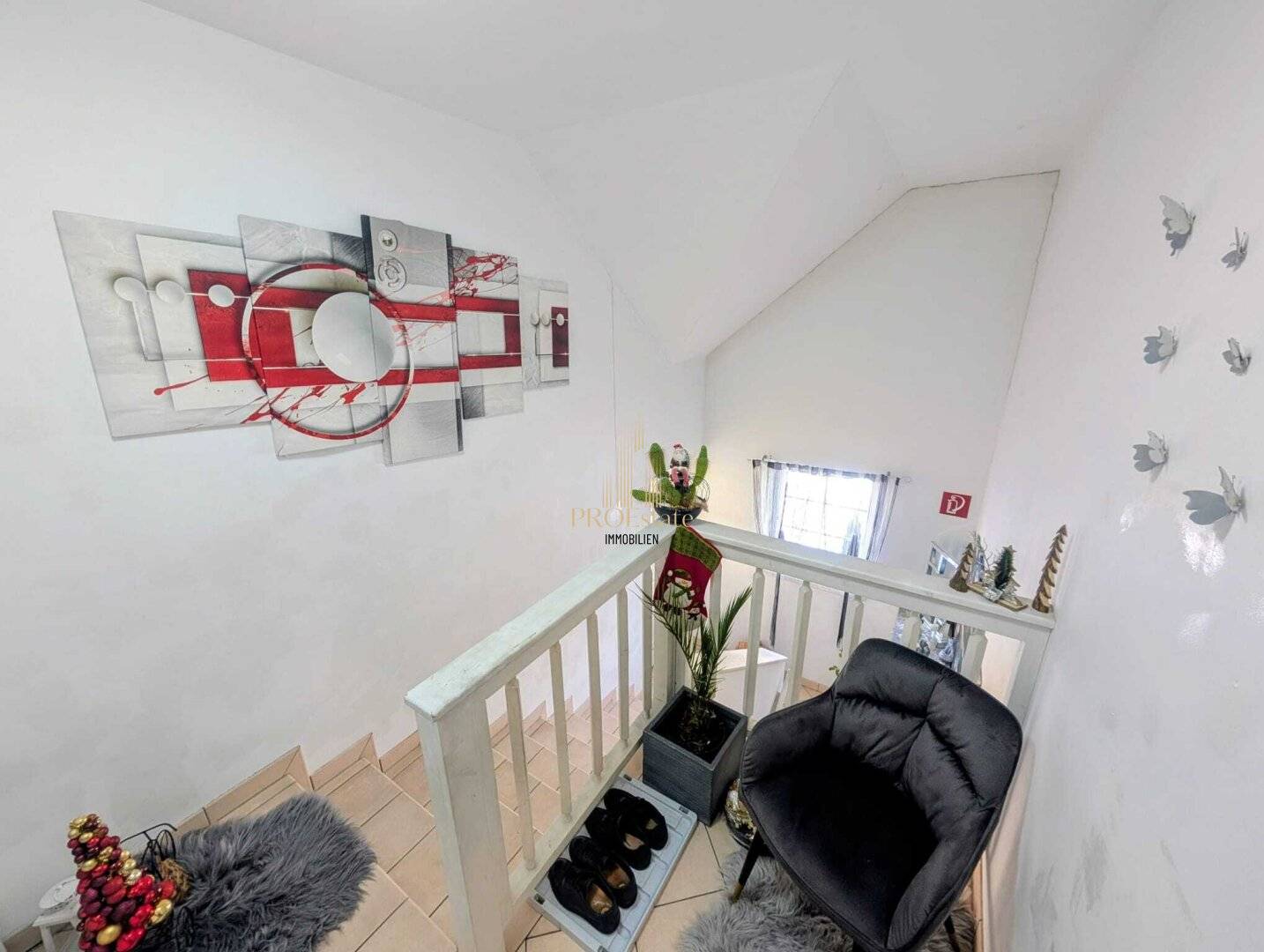 Lichtdurchflutete, zentrale Dachgeschosswohnung in Ansfelden: 144m², 4 Zimmer, Garten & 3 Stellplätze!