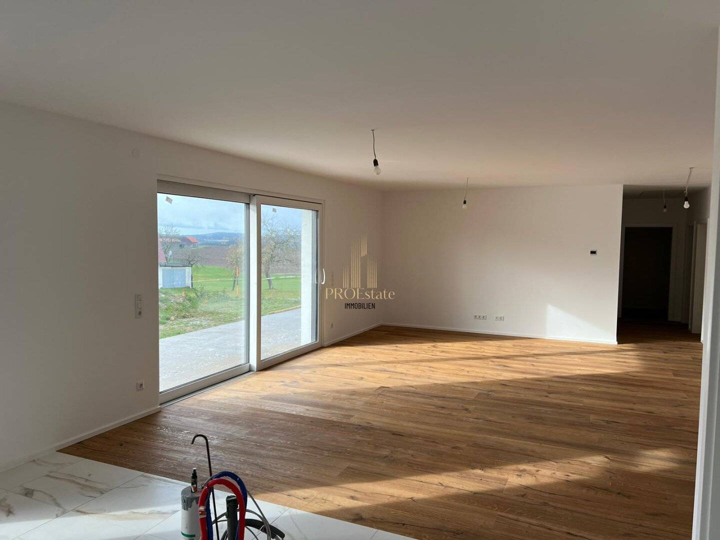 Neuwertiges Einfamilienhaus im Bezirk Schärding: 4 Zimmer, Garten, Terrasse, perfekte Familienoase!