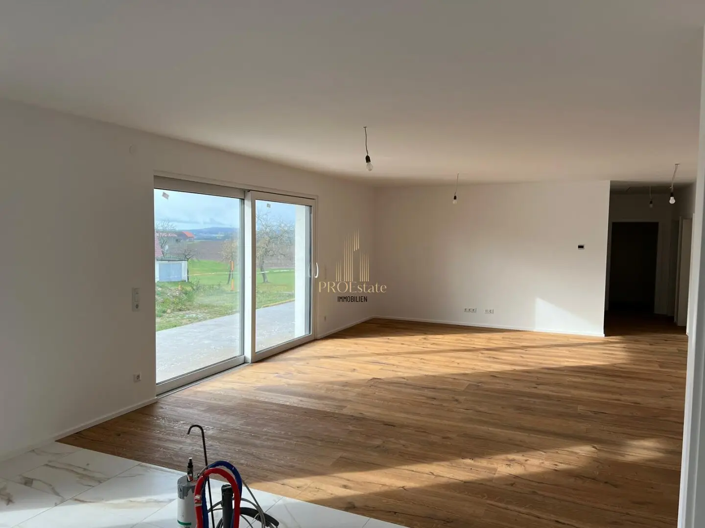 Neuwertiges Einfamilienhaus im Bezirk Schärding: 4 Zimmer, Garten, Terrasse, perfekte Familienoase!