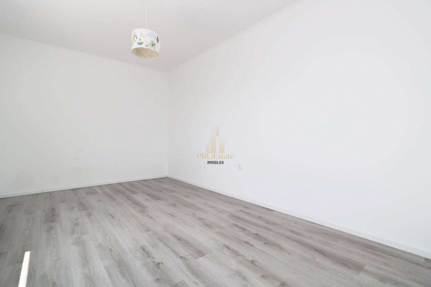 Moderne 3 Zimmer Wohnung in Wels, vollrenoviert mit Balkon und Stellplatz, 199.000 € Mietkauf möglich!