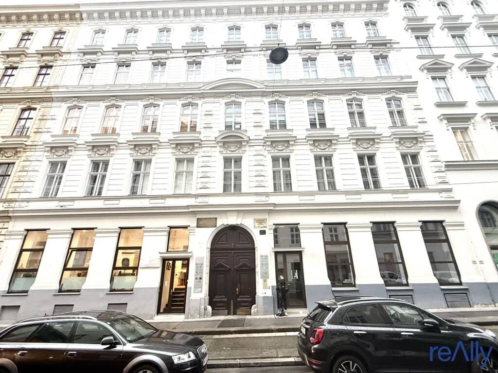 Altbaubüro mit 4 Zimmer in Top-Lage bei Wiener Staatsoper  (Ordination möglich)