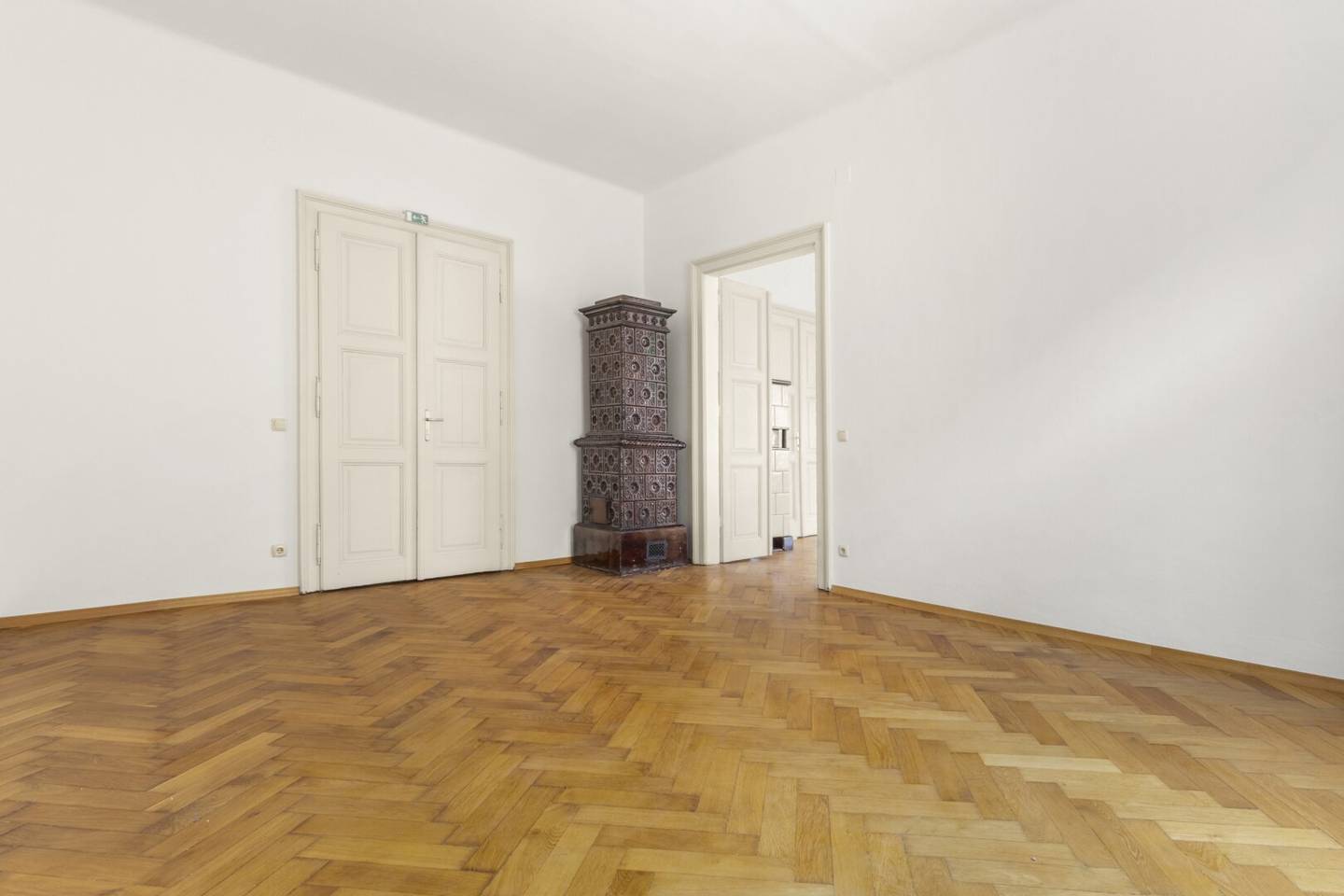 Altbaubüro mit Charakter & Blick auf die Klagenfurter Fußgängerzone – 146 m²