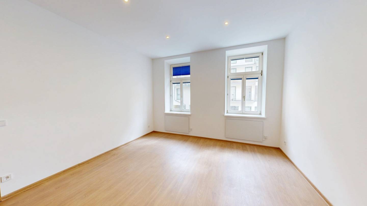 Sofort bezugsfertig - Stilvoller Altbau mit hohen Decken Nähe Kongressbad
