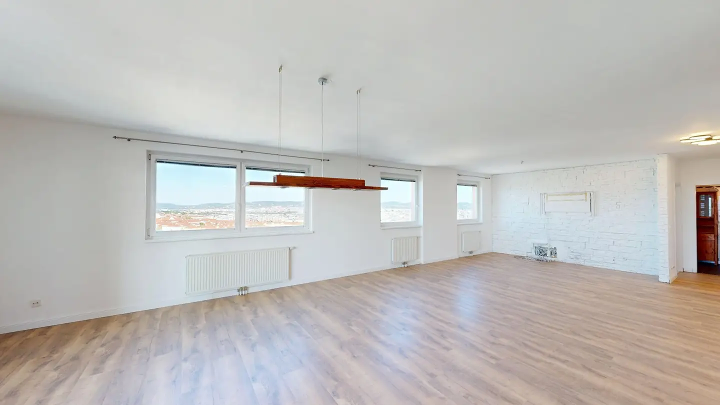 Panorama über Wien | Großzügiges Wohnen mit Loggia, Pool & Wellness im 15. Stock