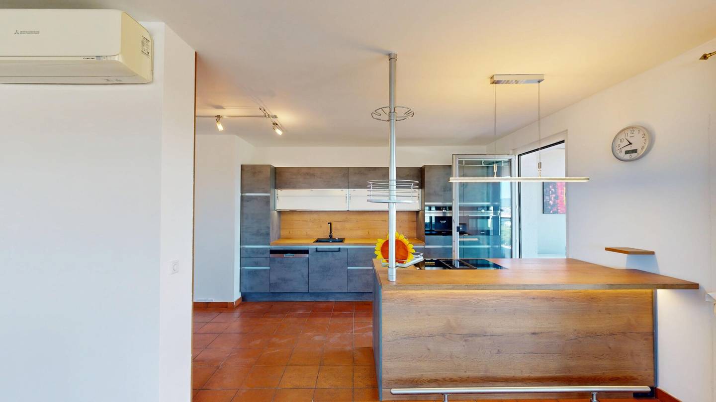 Panorama über Wien | Großzügiges Wohnen mit Loggia, Pool & Wellness im 15. Stock