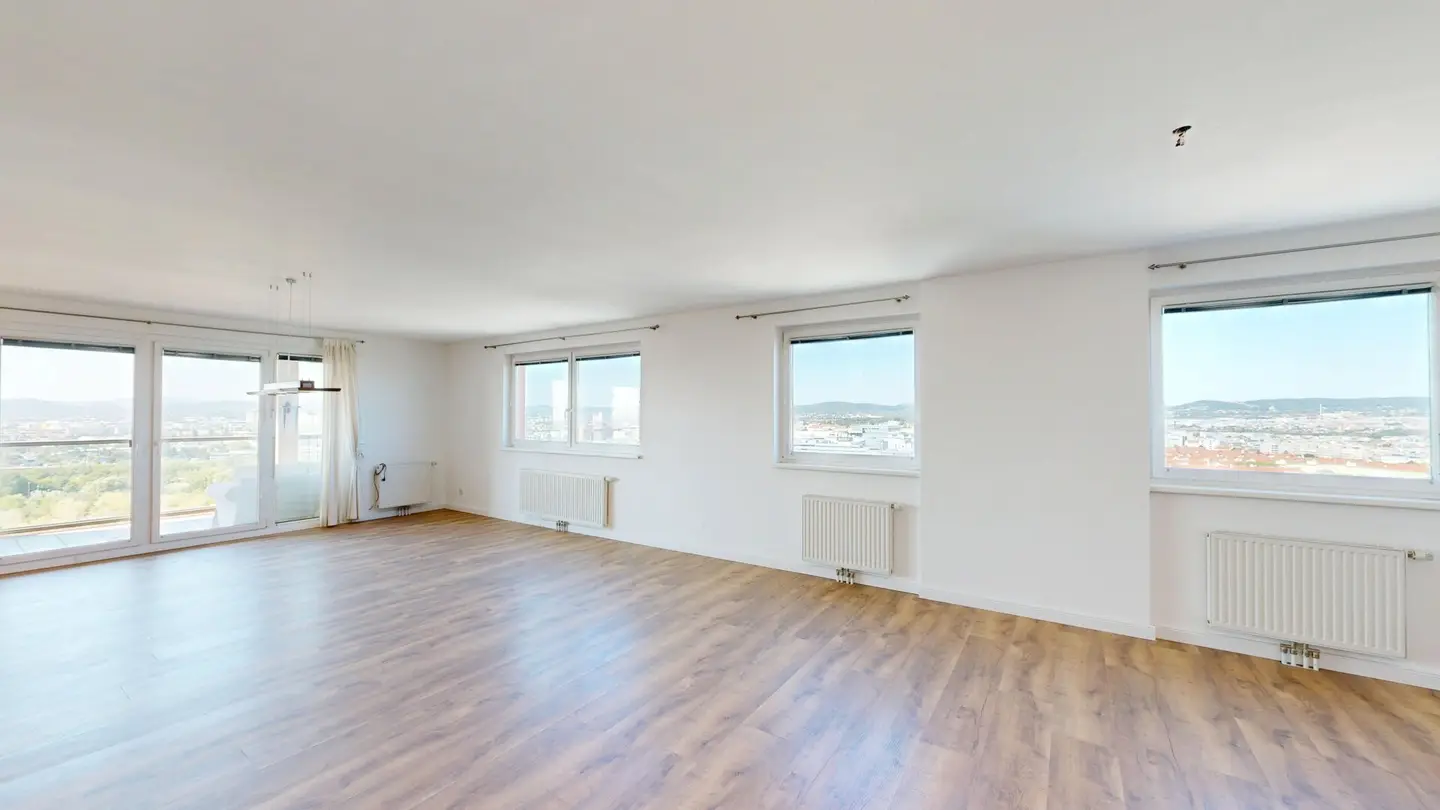 Panorama über Wien | Großzügiges Wohnen mit Loggia, Pool & Wellness im 15. Stock