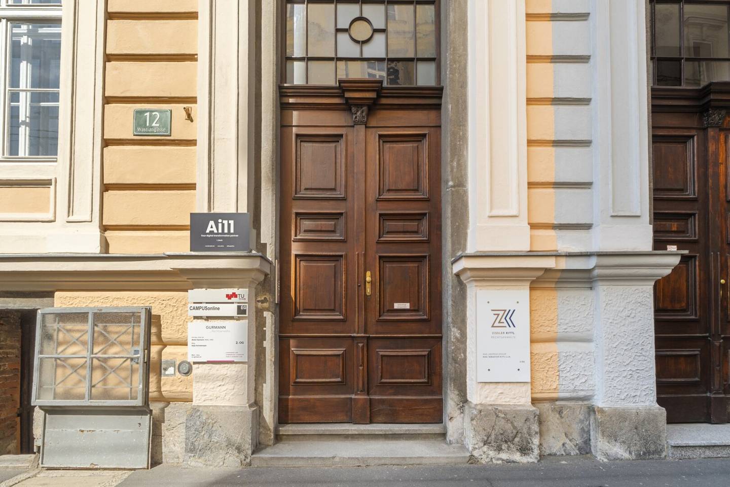 Modernes Büro in Graz: Gründerzeitstil trifft Innovation – 156 m² Arbeitsraum mit Charakter!