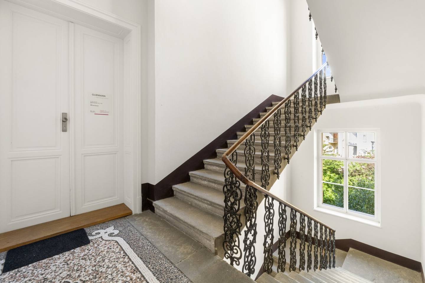 Modernes Büro in Graz: Gründerzeitstil trifft Innovation – 156 m² Arbeitsraum mit Charakter!