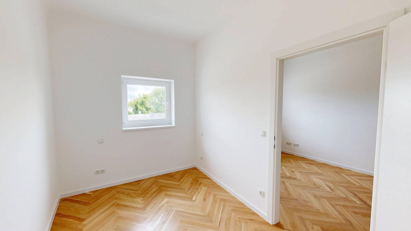 Stilvolle 2-Zimmer-Wohnung im historischen Zentrum von Baden mit Blick über die Dächer der Kaiserstadt