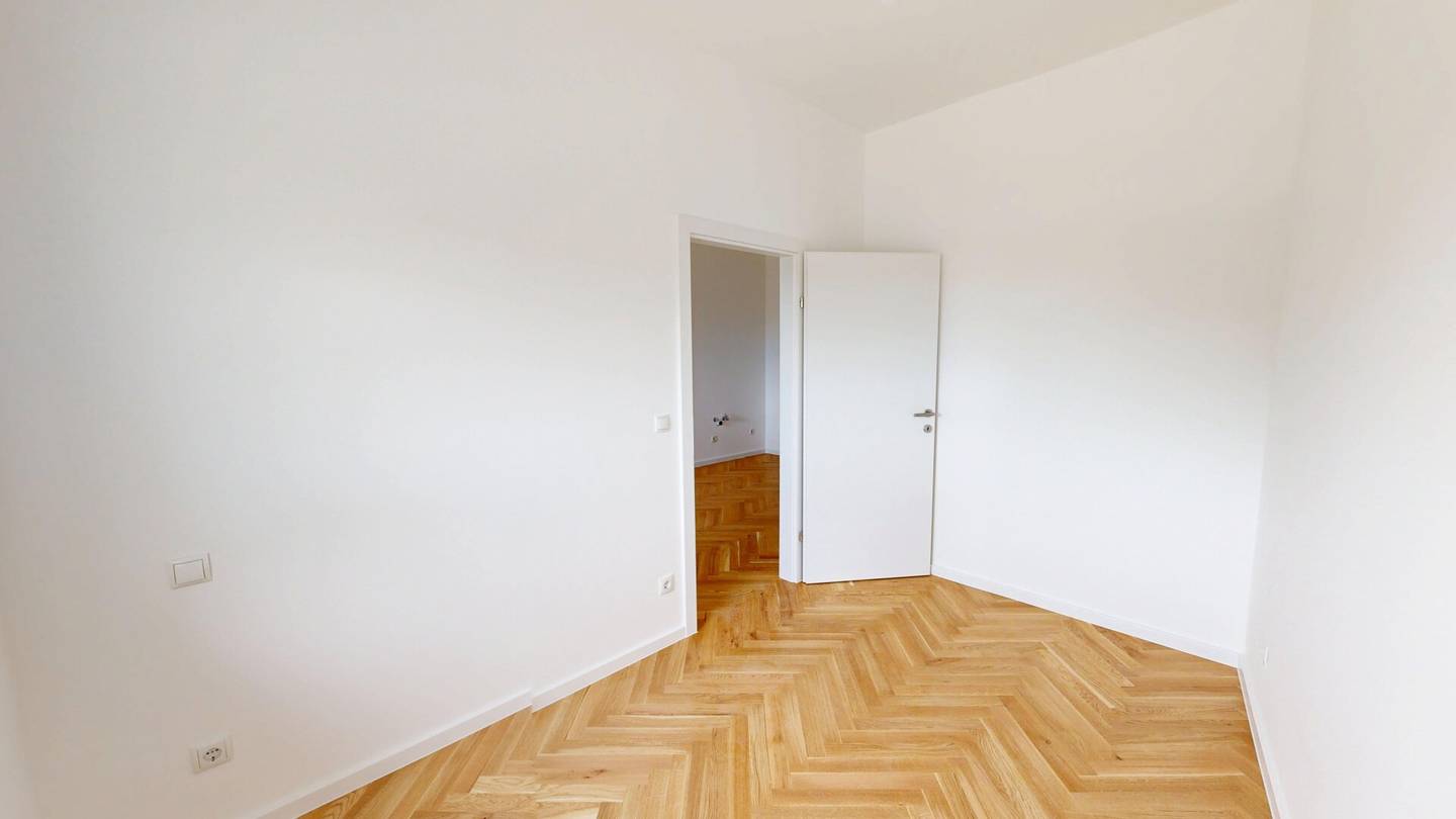 Stilvolle 2-Zimmer-Wohnung im historischen Zentrum von Baden mit Blick über die Dächer der Kaiserstadt