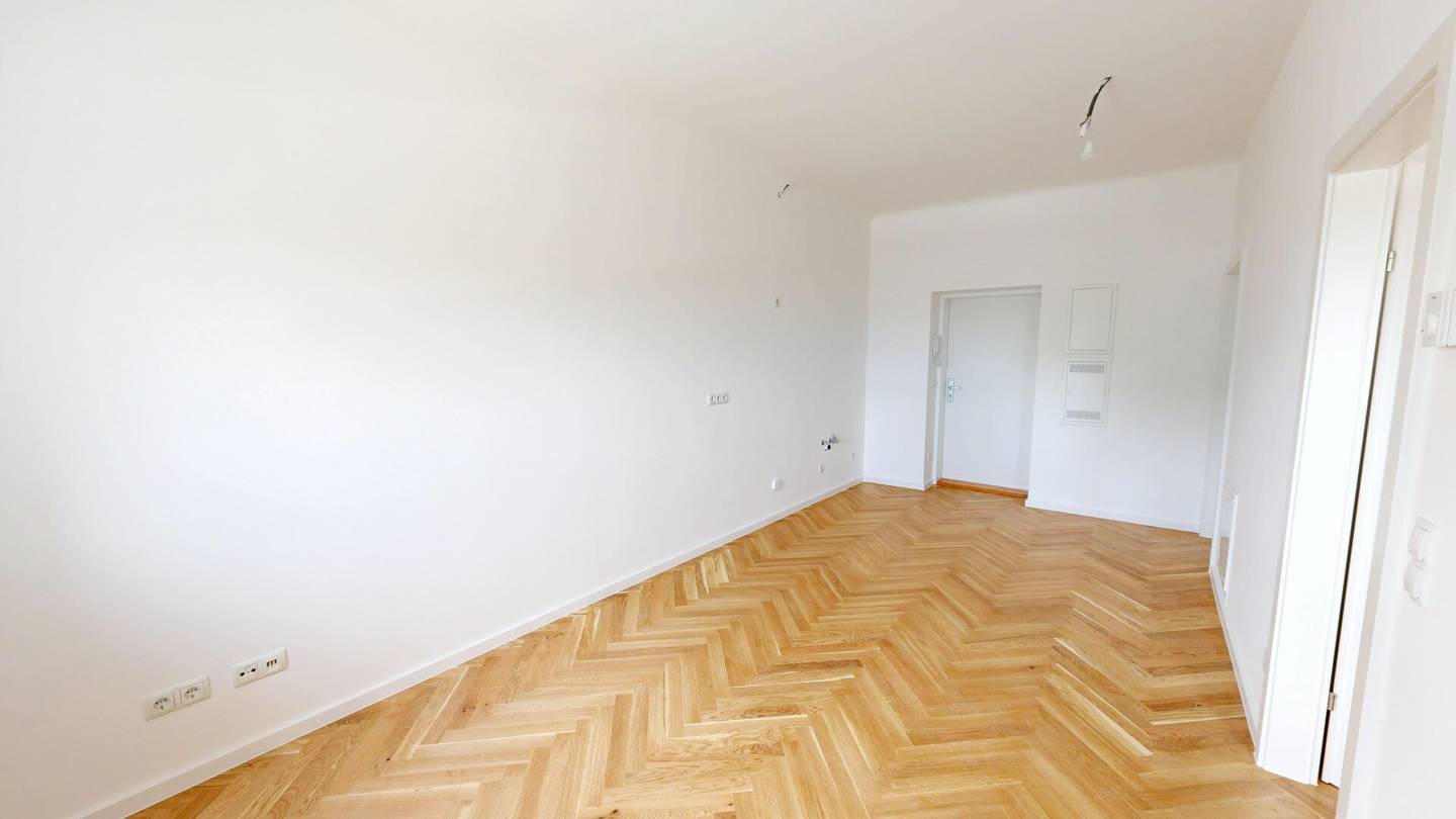 Stilvolle 2-Zimmer-Wohnung im historischen Zentrum von Baden mit Blick über die Dächer der Kaiserstadt