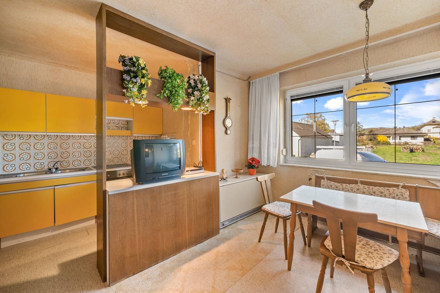 Ihr Familienhaus im Grünen: großer Garten, überdachte Terrasse & Balkon – ca. 30 Min. nach Wien Mitte