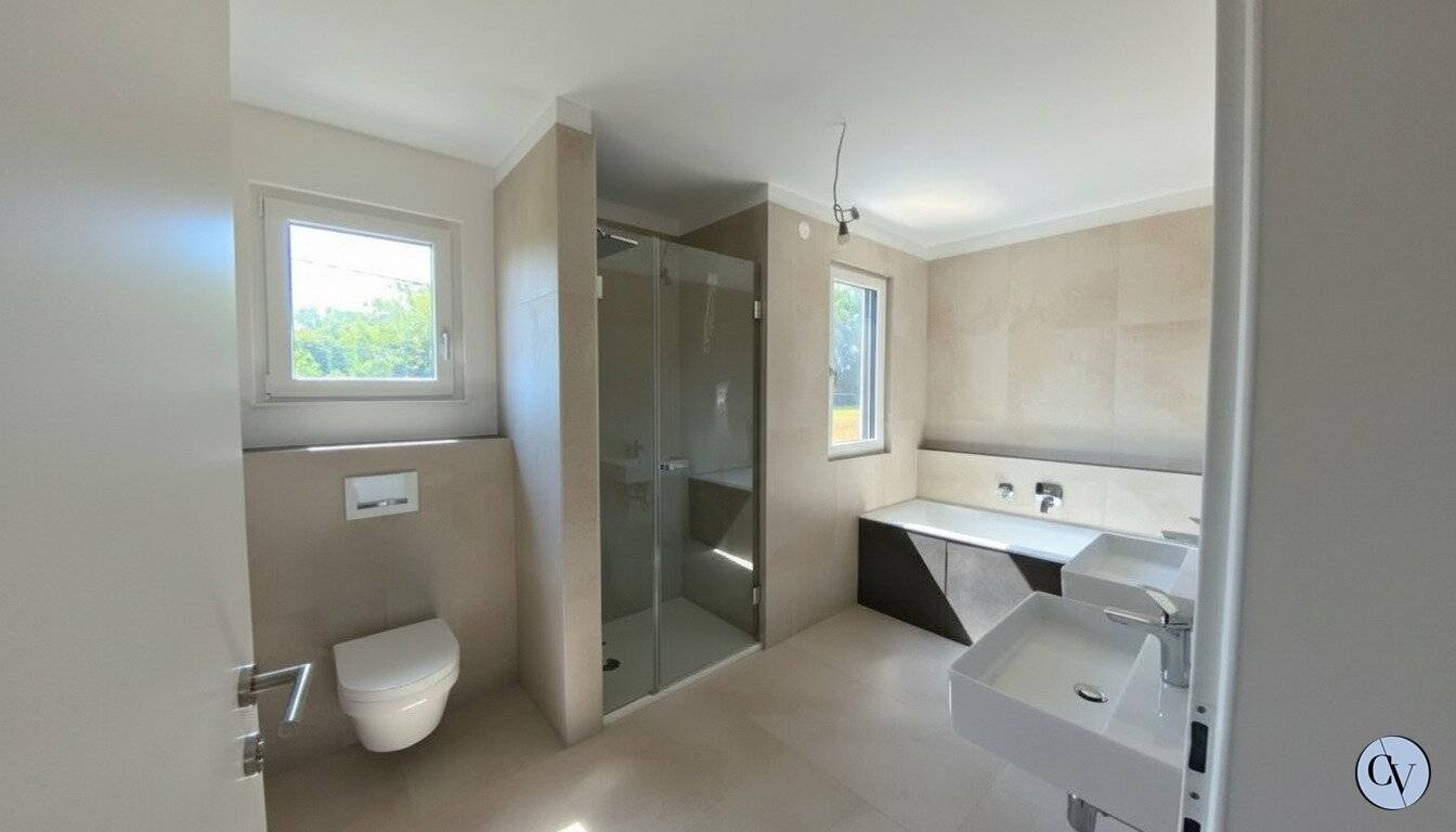 Terraced house in Esslinger settlement location - Fully basemented &amp; photovoltaic system