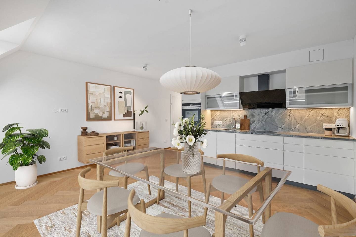 Exklusiver Dachgeschoss-Erstbezug mit historischer Substanz, Balkon und privater Terrasse