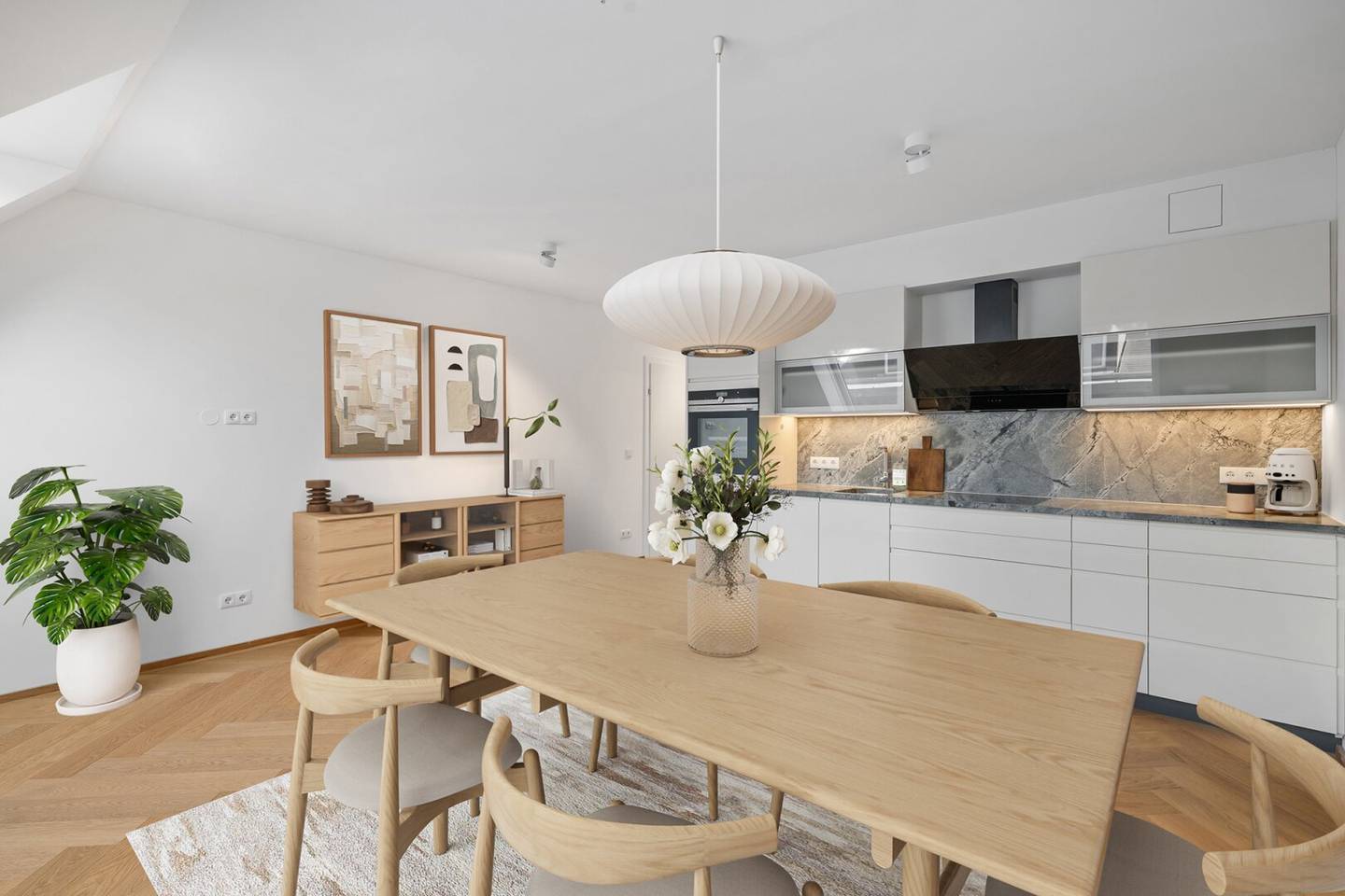 Exklusiver Dachgeschoss-Erstbezug mit historischer Substanz, Balkon und privater Terrasse