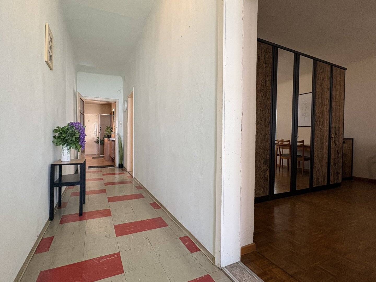 [Kaufanbot erhalten] 6,5-Zimmer-Haus in Hohenau – großer Garten, viel Privatsphäre & Platz zum Wohlfühlen