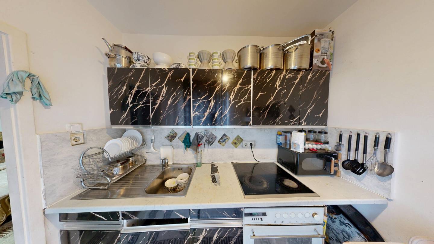 2 Zimmer zentrale City-Wohnung direkt an der U-Bahn