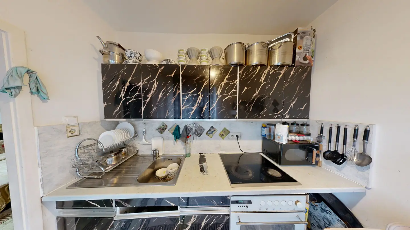 2 Zimmer zentrale City-Wohnung direkt an der U-Bahn